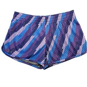 UNDER ARMOUR women’s semi-fitted lined split shorts, sz L